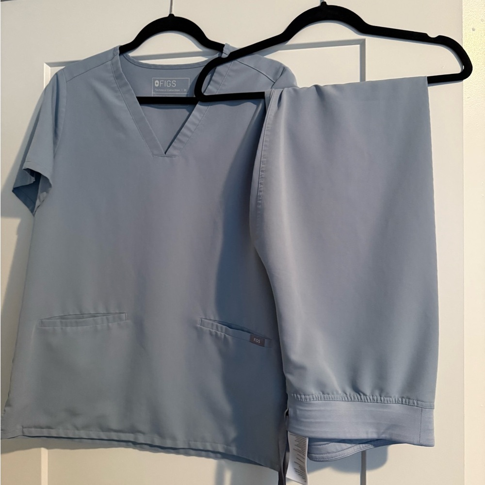 Figs Dusty Blue Women’s Scrub Set